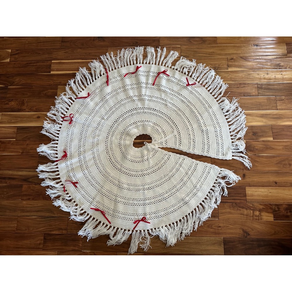 Vintage Handmade Crochet Christmas Tree Skirt Cream White Red Bows Fringe